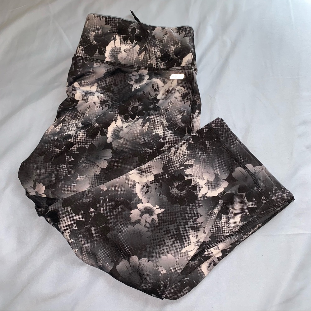 Large Danskin capris Leggings